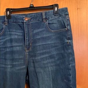 American Eagle 20 Short Skinny Jeans ♥️